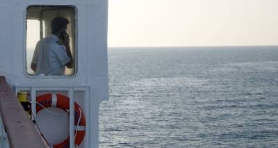 &Mu;&pi;&omicron;&upsilon;&rho;&nu;&omicron;ύ&sigmaf;: &laquo;Ά&kappa;&alpha;&rho;&pi;&eta; &eta; &sigma;&upsilon;&nu;ά&nu;&tau;&eta;&sigma;&eta; &mu;&epsilon; &tau;&omicron;&nu; &Pi;&lambda;&alpha;&kappa;&iota;&omega;&tau;ά&kappa;&eta;&raquo; | &Pi;&alpha;&rho;&alpha;&mu;έ&nu;&epsilon;&iota; &tau;&omicron; &laquo;Aqua Star&raquo;