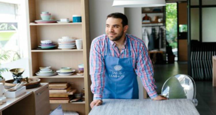 &Tau;&omicron; Taste Lemnos &tau;&omicron;&upsilon; &Alpha;&lambda;έ&xi;&alpha;&nu;&delta;&rho;&omicron;&upsilon; &Alpha;&lambda;&epsilon;&xi;ά&nu;&delta;&rho;&omicron;&upsilon; &xi;&epsilon;&pi;έ&rho;&alpha;&sigma;&epsilon; &tau;&alpha; &sigma;ύ&nu;&omicron;&rho;&alpha;