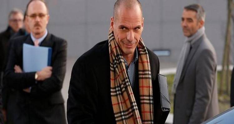 &Omicron; &Gamma;&iota;ά&nu;&eta;&sigmaf; &Beta;&alpha;&rho;&omicron;&upsilon;&phi;ά&kappa;&eta;&sigmaf; &alpha;&pi;&alpha;&nu;&tau;ά &gamma;&iota;&alpha; &tau;&omicron; &pi;&omicron;&lambda;&upsilon;&sigma;&upsilon;&zeta;&eta;&tau;&eta;&mu;έ&nu;&omicron; Burberry &kappa;&alpha;&sigma;&kappa;ό&lambda;