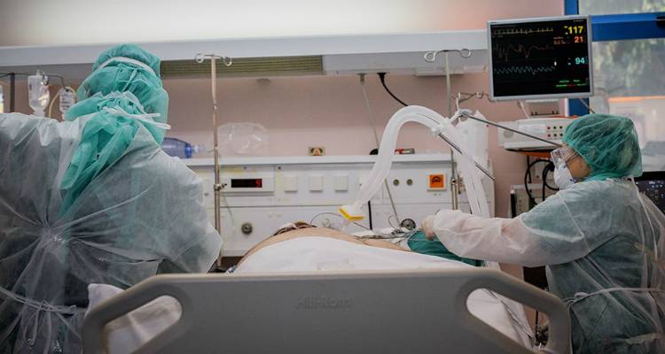 &Kappa;&omicron;&rho;&omega;&nu;&omicron;ϊό&sigmaf; - &Tau;&sigma;&iota;ό&delta;&rho;&alpha;&sigmaf;: &Kappa;&alpha;&nu;έ&nu;&alpha;&sigmaf; &theta;ά&nu;&alpha;&tau;&omicron;&sigmaf; &gamma;&iota;&alpha; &delta;&epsilon;ύ&tau;&epsilon;&rho;&omicron; 24&omega;&rho;&omicron; | &Delta;έ&kappa;&alpha; &nu;έ&alpha; &kappa;&rho;&omicron;ύ&sigma;&mu;&alpha;&tau;&alpha; - 2.726 &sigma;&upsilon;&nu;&omicron;&lambda;&iota;&kappa;ά