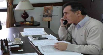 &Beta;. &Gamma;&iota;&alpha;&rho;&mu;&alpha;&delta;&omicron;ύ&rho;&omicron;&sigmaf; &sigma;&tau;&omicron;&nu; FM 100: &Delta;&epsilon;&nu; &upsilon;&pi;ά&rho;&chi;&omicron;&upsilon;&nu; &alpha;&nu;&alpha;&phi;&omicron;&rho;έ&sigmaf; &gamma;&iota;&alpha; &zeta;&eta;&mu;&iota;έ&sigmaf; &sigma;&tau;&eta; &Lambda;ή&mu;&nu;&omicron;