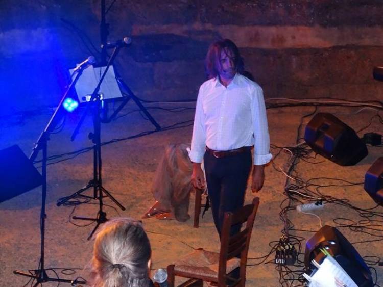 Μάγεψε και μαγεύτηκε ο Β. Λέκκας χθες στο αρχαίο Θέατρο της Ηφαιστίας (photos)