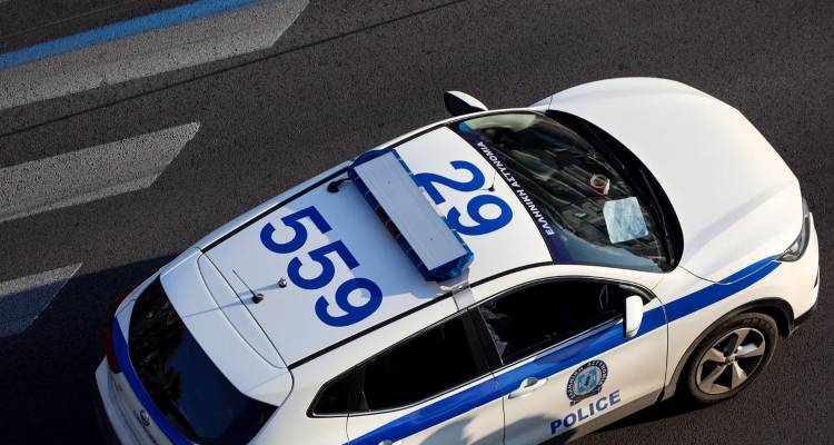 &Sigma;&omicron;&kappa; &sigma;&tau;&eta;&nu; &Epsilon;ύ&beta;&omicron;&iota;&alpha;: &Gamma;&iota;&omicron;&sigmaf;, &kappa;ό&rho;&eta; &kappa;&alpha;&iota; &gamma;&alpha;&mu;&pi;&rho;ό&sigmaf; &sigma;&kappa;ό&tau;&omega;&sigma;&alpha;&nu; &tau;&omicron;&nu; &pi;&alpha;&tau;έ&rho;&alpha; &tau;&omicron;&upsilon;&sigmaf; -&Tau;&omicron;&upsilon; &pi;&rho;&omicron;&kappa;ά&lambda;&epsilon;&sigma;&alpha;&nu; &alpha;&sigma;&phi;&upsilon;&xi;ί&alpha; &mu;&epsilon; &mu;&alpha;&xi;&iota;&lambda;ά&rho;&iota;