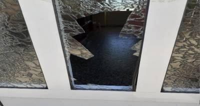 Έ&pi;&alpha;&rho;&chi;&omicron;&sigmaf; &Lambda;ή&mu;&nu;&omicron;&upsilon;: "&Eta; έ&lambda;&lambda;&epsilon;&iota;&psi;&eta; &Pi;&alpha;&iota;&delta;&epsilon;ί&alpha;&sigmaf; &kappa;&alpha;&iota; &sigma;&epsilon;&beta;&alpha;&sigma;&mu;&omicron;ύ &sigma;&tau;&omicron;&upsilon;&sigmaf; &chi;ώ&rho;&omicron;&upsilon;&sigmaf; &tau;&omicron;&upsilon; &Delta;&eta;&mu;&omicron;&tau;&iota;&kappa;&omicron;ύ &Sigma;&chi;&omicron;&lambda;&epsilon;ί&omicron;&upsilon; &Kappa;&omicron;&nu;&tau;&omicron;&pi;&omicron;&upsilon;&lambda;ί&omicron;&upsilon; &alpha;&pi;ό &tau;&omicron;&upsilon;&sigmaf; &nu;έ&omicron;&upsilon;&sigmaf; &sigma;&upsilon;&nu;&epsilon;&chi;ί&zeta;&epsilon;&tau;&alpha;&iota;"