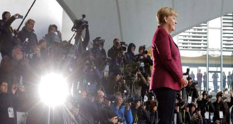 &Tau;&omicron; 55% &tau;&omega;&nu; &Gamma;&epsilon;&rho;&mu;&alpha;&nu;ώ&nu; &theta;έ&lambda;&epsilon;&iota; &tau;&eta;&nu; &Mu;έ&rho;&kappa;&epsilon;&lambda; &kappa;&alpha;&gamma;&kappa;&epsilon;&lambda;ά&rho;&iota;&omicron; &gamma;&iota;&alpha; &mu;ί&alpha; &alpha;&kappa;ό&mu;&eta; &theta;&eta;&tau;&epsilon;ί&alpha;