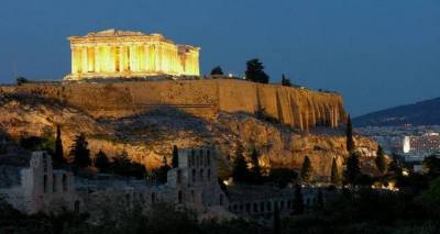 H &Alpha;&kappa;&rho;ό&pi;&omicron;&lambda;&eta; &sigma;&tau;&alpha; 25 &kappa;&alpha;&lambda;ύ&tau;&epsilon;&rho;&alpha; &pi;&omicron;&lambda;&iota;&tau;&iota;&sigma;&tau;&iota;&kappa;ά &mu;&nu;&eta;&mu;&epsilon;ί&alpha; &tau;&eta;&sigmaf; &Epsilon;&upsilon;&rho;ώ&pi;&eta;&sigmaf; &tau;&omicron; 2015 | &Pi;&omicron;&iota;&alpha; &epsilon;ί&nu;&alpha;&iota; &tau;&alpha; 10 &delta;&eta;&mu;&omicron;&phi;&iota;&lambda;έ&sigma;&tau;&epsilon;&rho;&alpha; &epsilon;&lambda;&lambda;&eta;&nu;&iota;&kappa;ά (photos)