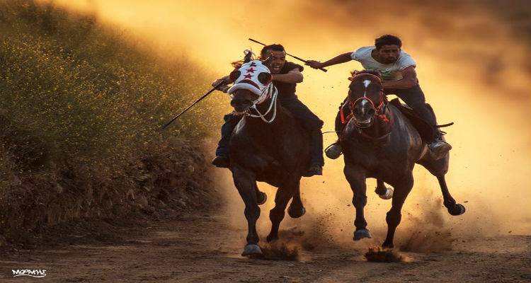 &laquo;&Mu;&epsilon; &tau;&alpha; &mu;ά&tau;&iota;&alpha; &sigma;&tau;&omicron;&nu; &omicron;&upsilon;&rho;&alpha;&nu;ό&raquo; &pi;&rho;&alpha;&gamma;&mu;&alpha;&tau;&omicron;&pi;&omicron;&iota;ή&theta;&eta;&kappa;&alpha;&nu; &omicron;&iota; &iota;&pi;&pi;&omicron;&delta;&rho;&omicron;&mu;ί&epsilon;&sigmaf; &sigma;&tau;&omicron; &kappa;&tau;ή&mu;&alpha; &Pi;&alpha;&lambda;&iota;ά&sigmaf; &Mu;&eta;&tau;&rho;ό&pi;&omicron;&lambda;&eta;&sigmaf; (photos)