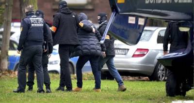 &Sigma;&chi;&epsilon;&delta;ί&alpha;&zeta;&alpha;&nu; &epsilon;&kappa;&tau;έ&lambda;&epsilon;&sigma;&eta; &tau;&omicron;&upsilon; &Sigma;&omicron;&lambda;&tau;&sigmaf;! &Alpha;&pi;&omicron;&kappa;&alpha;&lambda;ύ&psi;&epsilon;&iota;&sigmaf;-&sigma;&omicron;&kappa; &gamma;&iota;&alpha; &tau;&omicron;&upsilon;&sigmaf; &epsilon;&pi;ί&delta;&omicron;&xi;&omicron;&upsilon;&sigmaf; &pi;&rho;&alpha;&xi;&iota;&kappa;&omicron;&pi;&eta;&mu;&alpha;&tau;ί&epsilon;&sigmaf; | &Epsilon;&rho;&epsilon;&upsilon;&nu;&omicron;ύ&nu; &sigma;&chi;έ&sigma;&epsilon;&iota;&sigmaf; &mu;&epsilon; &tau;&eta;&nu; Qanon