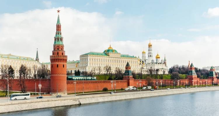 &Rho;&omega;&sigma;ί&alpha;: &laquo;&Theta;&epsilon;&tau;&iota;&kappa;ό &beta;ή&mu;&alpha;&raquo; &tau;&omicron; ό&tau;&iota; &pi;&alpha;ύ&epsilon;&iota; &nu;&alpha; &chi;&alpha;&rho;&alpha;&kappa;&tau;&eta;&rho;ί&zeta;&epsilon;&tau;&alpha;&iota; &laquo;ά&mu;&epsilon;&sigma;&eta; &alpha;&pi;&epsilon;&iota;&lambda;ή&raquo; &sigma;&tau;&eta; &nu;έ&alpha; &sigma;&tau;&rho;&alpha;&tau;&eta;&gamma;&iota;&kappa;ή &epsilon;&theta;&nu;&iota;&kappa;ή&sigmaf; &alpha;&sigma;&phi;&alpha;&lambda;&epsilon;ί&alpha;&sigmaf; &tau;&omega;&nu; &Eta;&Pi;&Alpha;