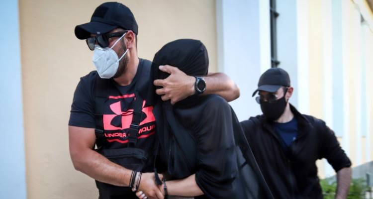 Επίθεση με βιτριόλι: Η υπόθεση που συγκλονίζει την Ελλάδα | Ποια είναι η 35χρονη που διώκεται για κακούργημα