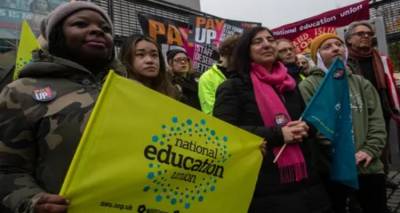 &Beta;&rho;&epsilon;&tau;&alpha;&nu;ί&alpha;: &Omicron;&iota; &delta;ά&sigma;&kappa;&alpha;&lambda;&omicron;&iota; &sigma;&tau;&eta;&nu; &Alpha;&gamma;&gamma;&lambda;ί&alpha; &theta;&alpha; &alpha;&pi;&epsilon;&rho;&gamma;ή&sigma;&omicron;&upsilon;&nu; &gamma;&iota;&alpha; &delta;ύ&omicron; &alpha;&kappa;ό&mu;&eta; &eta;&mu;έ&rho;&epsilon;&sigmaf; &tau;&omicron;&nu; &Iota;&omicron;ύ&lambda;&iota;&omicron;