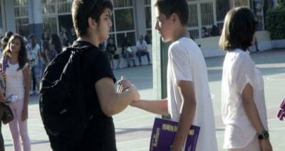 &Alpha;&pi;&epsilon;&rho;&gamma;&omicron;ύ&nu; &mu;&epsilon; &tau;&omicron; &laquo;&kappa;&alpha;&lambda;&eta;&mu;έ&rho;&alpha;&raquo; &omicron;&iota; &delta;ά&sigma;&kappa;&alpha;&lambda;&omicron;&iota; | &Sigma;&tau;&iota;&sigmaf; 15 &Sigma;&epsilon;&pi;&tau;&epsilon;&mu;&beta;&rho;ί&omicron;&upsilon;