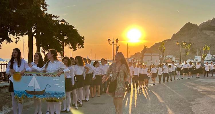 Χ.Ο.Λ. «Ο ΗΦΑΙΣΤΟΣ» και Σύλλογος Φίλων Παιδικού Παιχνιδιού και Βιβλίου «πλημμύρισαν το Μουσείο»