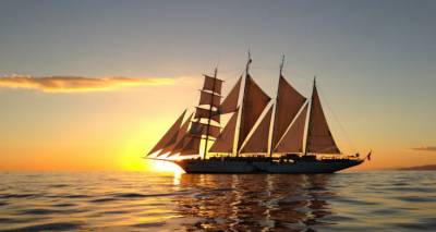 &Tau;&omicron; &iota;&sigma;&tau;&iota;&omicron;&phi;ό&rho;&omicron; &kappa;&rho;&omicron;&upsilon;&alpha;&zeta;&iota;&epsilon;&rho;ό&pi;&lambda;&omicron;&iota;&omicron; &laquo;Star Clipper&raquo; &tau;&eta; &Delta;&epsilon;&upsilon;&tau;έ&rho;&alpha; &sigma;&tau;&eta; &Lambda;ή&mu;&nu;&omicron;