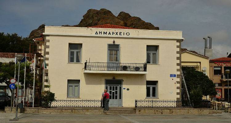 &Tau;&alpha; &tau;&alpha;&mu;&epsilon;&iota;&alpha;&kappa;ά &delta;&iota;&alpha;&theta;έ&sigma;&iota;&mu;&alpha; &tau;&omicron;&upsilon; &Delta;ή&mu;&omicron;&upsilon; &Lambda;ή&mu;&nu;&omicron;&upsilon; &zeta;&eta;&tau;ά &kappa;&alpha;&iota; &pi;ά&lambda;&iota; &eta; &Kappa;&upsilon;&beta;έ&rho;&nu;&eta;&sigma;&eta;