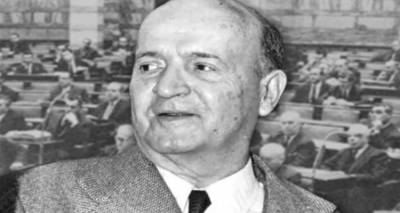 Σε ένα μήνα στα βιβλιοπωλεία το βιβλίο του Ηλία Νικολακόπουλου για τον Ηλία Ηλίου (mp3)