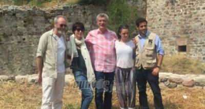 &Pi;&rho;&omega;&tau;&alpha;&gamma;&omega;&nu;&iota;&sigma;&tau;έ&sigmaf; &tau;&omicron;&upsilon; Game of Thrones &sigma;&tau;&omicron; &pi;&lambda;&epsilon;&upsilon;&rho;ό &tau;&omega;&nu; &pi;&rho;&omicron;&sigma;&phi;ύ&gamma;&omega;&nu; &sigma;&tau;&eta; &Lambda;έ&sigma;&beta;&omicron; (photos)