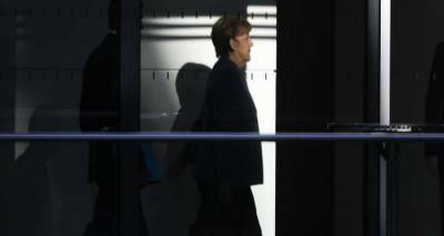 &Kappa;&rho;ί&sigma;&iota;&mu;&eta; &epsilon;&beta;&delta;&omicron;&mu;ά&delta;&alpha; &sigma;&tau;&eta; &Gamma;&epsilon;&rho;&mu;&alpha;&nu;ί&alpha;: &Mu;έ&chi;&rho;&iota; &tau;&eta;&nu; &Pi;&alpha;&rho;&alpha;&sigma;&kappa;&epsilon;&upsilon;ή &eta; &alpha;&pi;ό&phi;&alpha;&sigma;&eta; &gamma;&iota;&alpha; &kappa;&upsilon;&beta;έ&rho;&nu;&eta;&sigma;&eta; &sigma;&upsilon;&nu;&alpha;&sigma;&pi;&iota;&sigma;&mu;&omicron;ύ