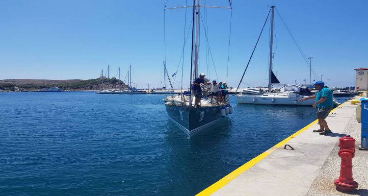 &Tau;&alpha; &pi;&rho;ώ&tau;&alpha; &sigma;&kappa;ά&phi;&eta; &tau;&eta;&sigmaf; &laquo;&Rho;&epsilon;&gamma;&kappa;ά&tau;&alpha; &Phi;&iota;&lambda;ί&alpha;&sigmaf;&raquo; έ&phi;&tau;&alpha;&sigma;&alpha;&nu; &Lambda;ή&mu;&nu;&omicron; (photos)