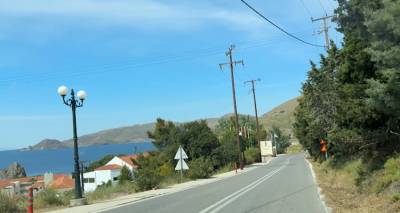 Ρηχά Νερά - Αυλώνας. Ένας δρόμος «συνύπαρξης» πεζών και αυτοκινήτων ώσπου να γίνει το μοιραίο (video)