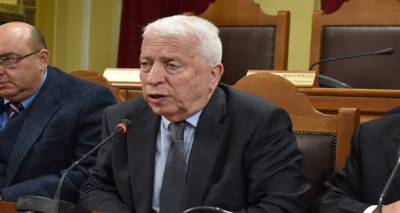 &Pi;&epsilon;&rho;&iota;&phi;&epsilon;&rho;&epsilon;&iota;ά&rho;&chi;&eta;&sigmaf; &Beta;. &Alpha;&iota;&gamma;&alpha;ί&omicron;&upsilon;: &Epsilon;&kappa;&pi;&lambda;&eta;&xi;&eta; &eta; &alpha;&pi;ό&phi;&alpha;&sigma;&eta; &tau;&eta;&sigmaf; &kappa;&upsilon;&beta;έ&rho;&nu;&eta;&sigma;&eta;&sigmaf; &gamma;&iota;&alpha; &epsilon;&pi;ί&tau;&alpha;&xi;&eta; &alpha;&kappa;&iota;&nu;ή&tau;&omega;&nu;