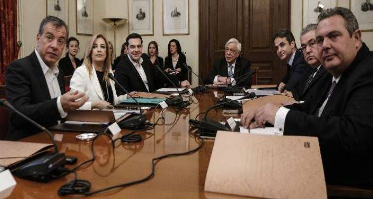 &Tau;&omicron; &Pi;ά&sigma;&chi;&alpha; &tau;&omega;&nu; &pi;&omicron;&lambda;&iota;&tau;&iota;&kappa;ώ&nu; &alpha;&rho;&chi;&eta;&gamma;ώ&nu; (photos)