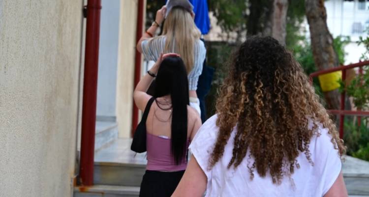 &Sigma;&upsilon;&mu;&beta;&omicron;&upsilon;&lambda;έ&sigmaf; &pi;&rho;&iota;&nu; &tau;&eta; &sigma;&upsilon;&mu;&pi;&lambda;ή&rho;&omega;&sigma;&eta; &Mu;&eta;&chi;&alpha;&nu;&omicron;&gamma;&rho;&alpha;&phi;&iota;&kappa;&omicron;ύ: &Epsilon;&pi;&alpha;&gamma;&gamma;έ&lambda;&mu;&alpha;&tau;&alpha; &kappa;&alpha;&iota; &tau;&epsilon;&chi;&nu;&eta;&tau;ή &nu;&omicron;&eta;&mu;&omicron;&sigma;ύ&nu;&eta; -&Omicron;&iota; &delta;&epsilon;&xi;&iota;ό&tau;&eta;&tau;&epsilon;&sigmaf; &tau;&omicron;&upsilon; &mu;έ&lambda;&lambda;&omicron;&nu;&tau;&omicron;&sigmaf;