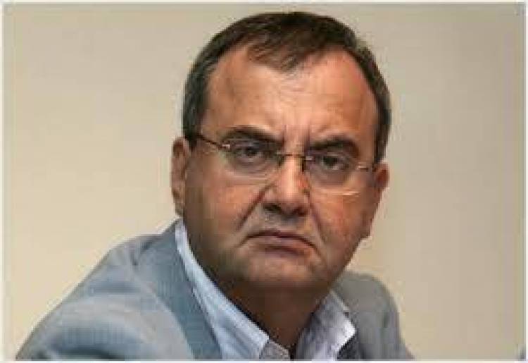 &Sigma;&tau;&rho;&alpha;&tau;&omicron;ύ&lambda;&eta;&sigmaf;: &Nu;&alpha; &delta;&iota;&alpha;&delta;&eta;&lambda;ώ&sigma;&omicron;&upsilon;&mu;&epsilon; &kappa;&alpha;&iota; &phi;έ&tau;&omicron;&sigmaf;, &eta; &pi;&epsilon;&rho;&sigma;&iota;&nu;ή &pi;&alpha;&rho;έ&lambda;&alpha;&sigma;&eta; έ&rho;&iota;&xi;&epsilon; &mu;&iota;&alpha; &kappa;&upsilon;&beta;έ&rho;&nu;&eta;&sigma;&eta;