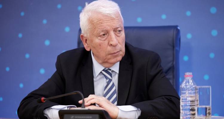 &laquo;&Sigma;&upsilon;&gamma;&chi;&alpha;&rho;&eta;&tau;ή&rho;&iota;&alpha; &Pi;&epsilon;&rho;&iota;&phi;&epsilon;&rho;&epsilon;&iota;ά&rho;&chi;&eta; &sigma;&tau;&omicron;&upsilon;&sigmaf; &Nu;&epsilon;&omicron;&epsilon;&kappa;&lambda;&epsilon;&gamma;έ&nu;&tau;&epsilon;&sigmaf; &Beta;&omicron;&upsilon;&lambda;&epsilon;&upsilon;&tau;έ&sigmaf;&raquo;