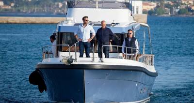 &Tau;&omicron;&nu; &Mu;&alpha;ΐ&omicron; &omicron; &Kappa;&alpha;&sigma;&sigma;&epsilon;&lambda;ά&kappa;&eta;&sigmaf; &sigma;&tau;&eta; &Lambda;ή&mu;&nu;&omicron;