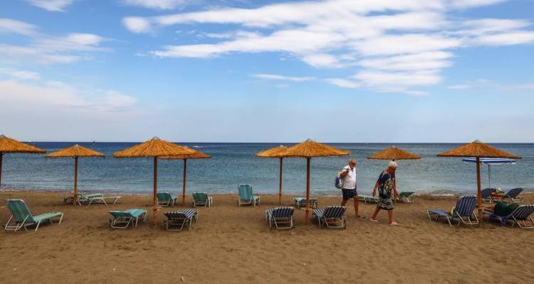 &Alpha;&Alpha;&Delta;&Epsilon;: &Pi;ά&nu;&omega; &alpha;&pi;ό 400 &pi;&alpha;&rho;&alpha;&beta;ά&sigma;&epsilon;&iota;&sigmaf; &sigma;&epsilon; &delta;&eta;&mu;&omicron;&phi;&iota;&lambda;&epsilon;ί&sigmaf; &tau;&omicron;&upsilon;&rho;&iota;&sigma;&tau;&iota;&kappa;&omicron;ύ&sigmaf; &pi;&rho;&omicron;&omicron;&rho;&iota;&sigma;&mu;&omicron;ύ&sigmaf; - &laquo;&Lambda;&omicron;&upsilon;&kappa;έ&tau;&omicron;&raquo; &gamma;&iota;&alpha; 48 ώ&rho;&epsilon;&sigmaf; &kappa;&alpha;&iota; &pi;&rho;ό&sigma;&tau;&iota;&mu;&alpha;