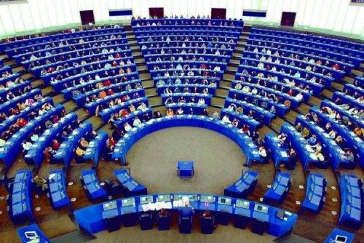 &Delta;ή&lambda;&omega;&sigma;&eta; &Chi;&rho;&upsilon;&sigma;ό&gamma;&epsilon;&lambda;&omicron;&upsilon;: &laquo;&Iota;&sigma;&tau;&omicron;&rho;&iota;&kappa;ή &alpha;&pi;ό&phi;&alpha;&sigma;&eta; &tau;&omicron;&upsilon; &Epsilon;&upsilon;&rho;&omega;&kappa;&omicron;&iota;&nu;&omicron;&beta;&omicron;&upsilon;&lambda;ί&omicron;&upsilon; &gamma;&iota;&alpha; &tau;&eta;&nu; &alpha;&nu;&alpha;&theta;&epsilon;ώ&rho;&eta;&sigma;&eta; &tau;&eta;&sigmaf; &Kappa;&omicron;&iota;&nu;ή&sigmaf; &Alpha;&lambda;&iota;&epsilon;&upsilon;&tau;&iota;&kappa;ή&sigmaf; &Pi;&omicron;&lambda;&iota;&tau;&iota;&kappa;ή&sigmaf;&raquo;