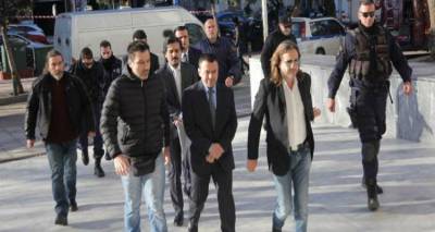 &Sigma;ή&mu;&epsilon;&rho;&alpha; &eta; &alpha;&pi;ό&phi;&alpha;&sigma;&eta; &tau;&omicron;&upsilon; &Alpha;&rho;&epsilon;ί&omicron;&upsilon; &Pi;ά&gamma;&omicron;&upsilon; &gamma;&iota;&alpha; &tau;&omicron;&upsilon;&sigmaf; 8 &Tau;&omicron;ύ&rho;&kappa;&omicron;&upsilon;&sigmaf; &alpha;&xi;&iota;&omega;&mu;&alpha;&tau;&iota;&kappa;&omicron;ύ&sigmaf;
