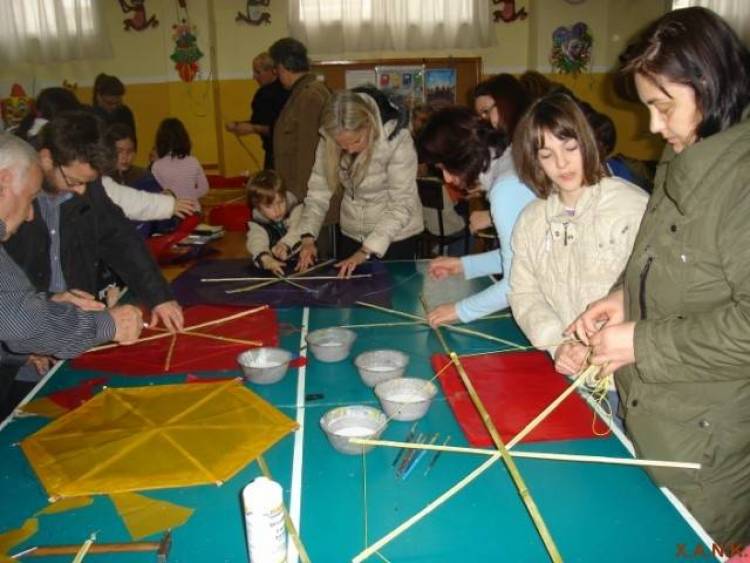 Κατασκευή χαρταετού και ραπτική στα Σαββατιάτικα αποσπερίσματα του Λυκείου Ελληνίδων Λήμνου