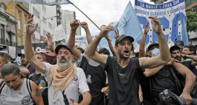 &Alpha;&rho;&gamma;&epsilon;&nu;&tau;&iota;&nu;ή: &Delta;&iota;&alpha;&delta;&eta;&lambda;ώ&sigma;&epsilon;&iota;&sigmaf; &kappa;&alpha;&iota; &epsilon;&pi;&epsilon;&iota;&sigma;ό&delta;&iota;&alpha; &sigma;&tau;&iota;&sigmaf; 100 &mu;έ&rho;&epsilon;&sigmaf; &pi;&rho;&omicron;&epsilon;&delta;&rho;ί&alpha;&sigmaf; &Mu;&iota;&lambda;έ&iota; -&Delta;&alpha;&kappa;&rho;&upsilon;&gamma;ό&nu;&alpha;, &pi;έ&tau;&rho;&epsilon;&sigmaf;, &psi;&epsilon;&kappa;&alpha;&sigma;&mu;&omicron;ί &mu;&epsilon; &sigma;&pi;&rho;έ&iota; &pi;&iota;&pi;&epsilon;&rho;&iota;&omicron;ύ