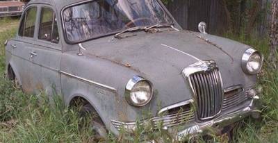 Ξεκίνησε η απομάκρυνση των εγκαταλελειμμένων οχημάτων στη Λήμνο