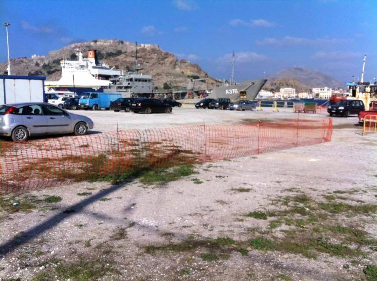 Ξεκινάει η δημιουργία νέου πάρκινγκ στο λιμάνι του Αγίου Νικολάου. Αναμόρφωση του υπάρχοντος στο παλιό λιμάνι της Μύρινας