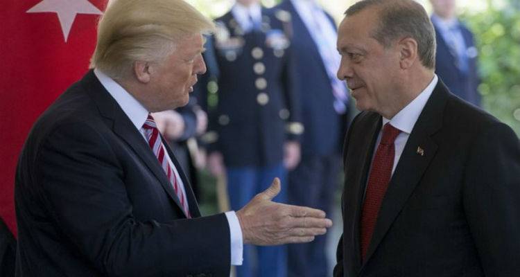 &Tau;&alpha; &laquo;έ&sigma;&pi;&alpha;&sigma;&alpha;&nu;&raquo; &Tau;&rho;&alpha;&mu;&pi;-&Epsilon;&rho;&nu;&tau;&omicron;&gamma;ά&nu; &gamma;&iota;&alpha; &tau;&omicron;&upsilon;&sigmaf; &Kappa;&omicron;ύ&rho;&delta;&omicron;&upsilon;&sigmaf; &sigma;&tau;&eta;&nu; &pi;&rho;ώ&tau;&eta; &tau;&omicron;&upsilon;&sigmaf; &sigma;&upsilon;&nu;ά&nu;&tau;&eta;&sigma;&eta;
