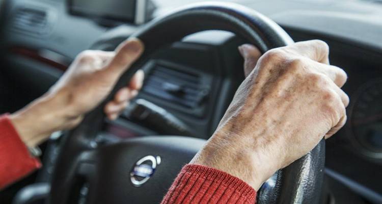 &Tau;έ&lambda;&omicron;&sigmaf; &eta; &tau;&alpha;&lambda;&alpha;&iota;&pi;&omega;&rho;ί&alpha;: &Eta; &epsilon;&pi;ί&sigma;&eta;&mu;&eta; &alpha;&nu;&alpha;&kappa;&omicron;ί&nu;&omega;&sigma;&eta; &tau;&eta;&sigmaf; &Pi;&epsilon;&rho;&iota;&phi;έ&rho;&epsilon;&iota;&alpha;&sigmaf; &gamma;&iota;&alpha; &tau;&eta;&nu; &alpha;&nu;&alpha;&nu;έ&omega;&sigma;&eta; &delta;&iota;&pi;&lambda;&omega;&mu;ά&tau;&omega;&nu; &eta;&lambda;&iota;&kappa;&iota;&omega;&mu;έ&nu;&omega;&nu; &omicron;&delta;&eta;&gamma;ώ&nu; &tau;&eta;&sigmaf; &Lambda;ή&mu;&nu;&omicron;&upsilon;