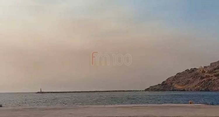 &Omicron; &kappa;&alpha;&pi;&nu;ό&sigmaf; &tau;&eta;&sigmaf; &phi;&omega;&tau;&iota;ά&sigmaf; &pi;&omicron;&upsilon; &mu;&alpha;ί&nu;&epsilon;&tau;&alpha;&iota; &sigma;&tau;&eta;&nu; &Alpha;&lambda;&epsilon;&xi;&alpha;&nu;&delta;&rho;&omicron;ύ&pi;&omicron;&lambda;&eta; &kappa;&alpha;&lambda;ύ&pi;&tau;&epsilon;&iota; &tau;&omicron;&nu; &omicron;&upsilon;&rho;&alpha;&nu;ό &tau;&eta;&sigmaf; &Lambda;ή&mu;&nu;&omicron;&upsilon; (video+photos)