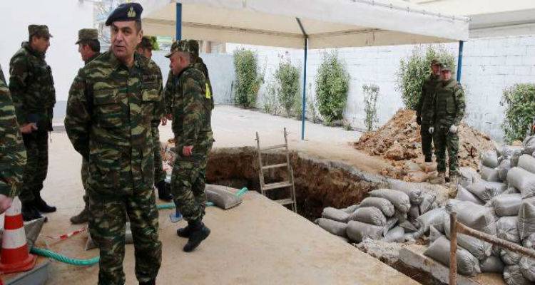 &Kappa;&omicron;&rho;&delta;&epsilon;&lambda;&iota;ό: &Sigma;&epsilon; &epsilon;&phi;&alpha;&rho;&mu;&omicron;&gamma;ή &tau;&omicron; &sigma;&chi;έ&delta;&iota;&omicron; &gamma;&iota;&alpha; &tau;&eta; &beta;ό&mu;&beta;&alpha; | Ό&lambda;&epsilon;&sigmaf; &omicron;&iota; &epsilon;&xi;&epsilon;&lambda;ί&xi;&epsilon;&iota;&sigmaf; (photos)