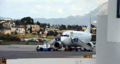 2.500 &alpha;&iota;&tau;ή&sigma;&epsilon;&iota;&sigmaf; &gamma;&iota;&alpha; &tau;&iota;&sigmaf; 500 &theta;έ&sigma;&epsilon;&iota;&sigmaf; &sigma;&tau;&eta; Fraport | &Theta;&alpha; &pi;&rho;&omicron;&sigma;&lambda;ά&beta;&epsilon;&iota; &mu;ό&nu;&omicron; &Epsilon;&lambda;&lambda;&eta;&nu;&epsilon;&sigmaf;