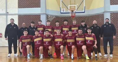 &Mu;&pi;ά&sigma;&kappa;&epsilon;&tau;: &Omicron;&lambda;&omicron;&kappa;&lambda;ή&rho;&omega;&sigma;&alpha;&nu; &mu;&epsilon; &epsilon;&pi;&iota;&tau;&upsilon;&chi;ί&alpha; &tau;&eta; &sigma;&epsilon;&zeta;ό&nu; &omicron;&iota; Έ&phi;&eta;&beta;&omicron;&iota; &tau;&omicron;&upsilon; &Eta;&phi;&alpha;ί&sigma;&tau;&omicron;&upsilon;