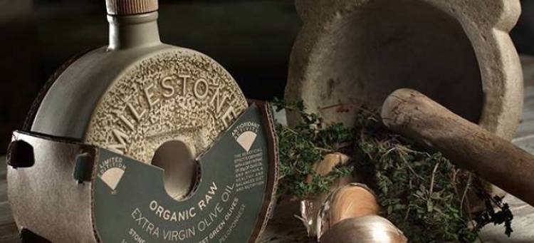 Ενα έξυπνο ζευγάρι δημιούργησε τον πρώτο ανθό αγουρέλαιου και ξεπουλάει