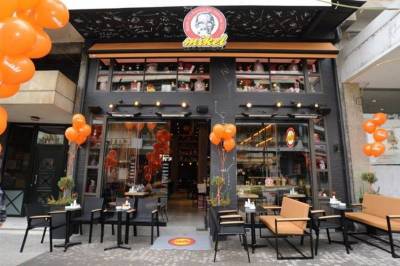 Τα Starbucks... φυσάνε τον καφέ στην Ελλάδα και δεν κρυώνει -Η ήττα από την ελληνική αλυσίδα Mikel