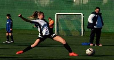 &Sigma;&tau;&eta;&nu; &pi;&rho;&omicron;&epsilon;&pi;&iota;&lambda;&omicron;&gamma;ή &tau;&eta;&sigmaf; &Epsilon;&theta;&nu;&iota;&kappa;ή&sigmaf; &Epsilon;&lambda;&lambda;ά&delta;&omicron;&sigmaf; &eta; &Lambda;&eta;&mu;&nu;&iota;ά &Kappa;&upsilon;&rho;&iota;&alpha;&kappa;ή &Mu;ά&rho;&kappa;&omicron;&upsilon;