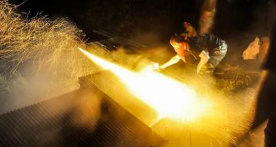 Έ&kappa;&rho;&eta;&xi;&eta; &sigma;&epsilon; &chi;ώ&rho;&omicron; &kappa;&alpha;&tau;&alpha;&sigma;&kappa;&epsilon;&upsilon;ή&sigmaf; &rho;&omicron;&upsilon;&kappa;&epsilon;&tau;ώ&nu; &sigma;&tau;&eta; &Chi;ί&omicron;: &Mu;&epsilon; &epsilon;&gamma;&kappa;&alpha;ύ&mu;&alpha;&tau;&alpha; &mu;έ&chi;&rho;&iota; &kappa;&alpha;&iota; &beta;' &beta;&alpha;&theta;&mu;&omicron;ύ &omicron;&iota; &tau;&rho;&alpha;&upsilon;&mu;&alpha;&tau;ί&epsilon;&sigmaf; -&Mu;&pi;&alpha;&rho;ά&zeta; &epsilon;&lambda;έ&gamma;&chi;&omega;&nu; &sigma;&tau;&omicron; &Beta;&rho;&omicron;&nu;&tau;ά&delta;&omicron;