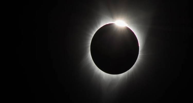 Έ&kappa;&lambda;&epsilon;&iota;&psi;&eta; &Eta;&lambda;ί&omicron;&upsilon;: 8 &pi;&alpha;&rho;ά&xi;&epsilon;&nu;&alpha; &phi;&alpha;&iota;&nu;ό&mu;&epsilon;&nu;&alpha; &pi;&omicron;&upsilon; &mu;&pi;&omicron;&rho;&epsilon;ί &nu;&alpha; &sigma;&upsilon;&mu;&beta;&omicron;ύ&nu; - &Tau;&omicron; Fox News &epsilon;&xi;&eta;&gamma;&epsilon;ί