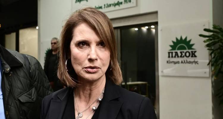 ΠΑΣΟΚ: Αναστολή κομματικής ιδιότητας για έναν χρόνο στην Μπατζελή η εισήγηση της ΕΔΕΚΑΠ