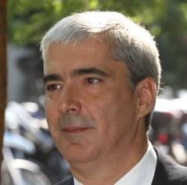 &Pi;&alpha;&rho;&alpha;&delta;ί&delta;&epsilon;&iota; &tau;&eta;&nu; &Epsilon;&Rho;&Tau; &sigma;&tau;&alpha; &iota;&delta;&iota;&omega;&tau;&iota;&kappa;ά &kappa;&alpha;&iota; &xi;έ&nu;&alpha; &sigma;&upsilon;&mu;&phi;έ&rho;&omicron;&nu;&tau;&alpha; &omicron; &Sigma;ί&mu;&omicron;&sigmaf; &Kappa;&epsilon;&delta;ί&kappa;&omicron;&gamma;&lambda;&omicron;&upsilon;;